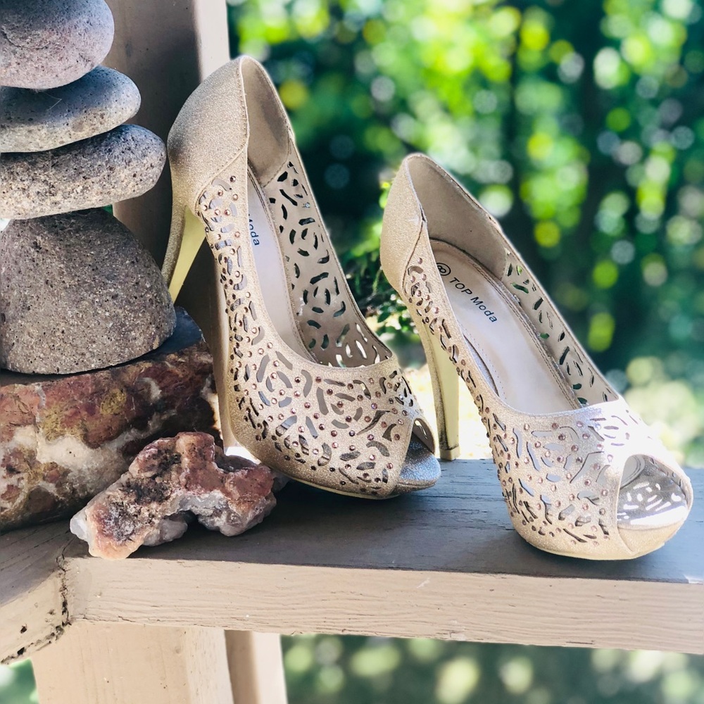 Top Moda Champagne Heels - Picture 3 of 7